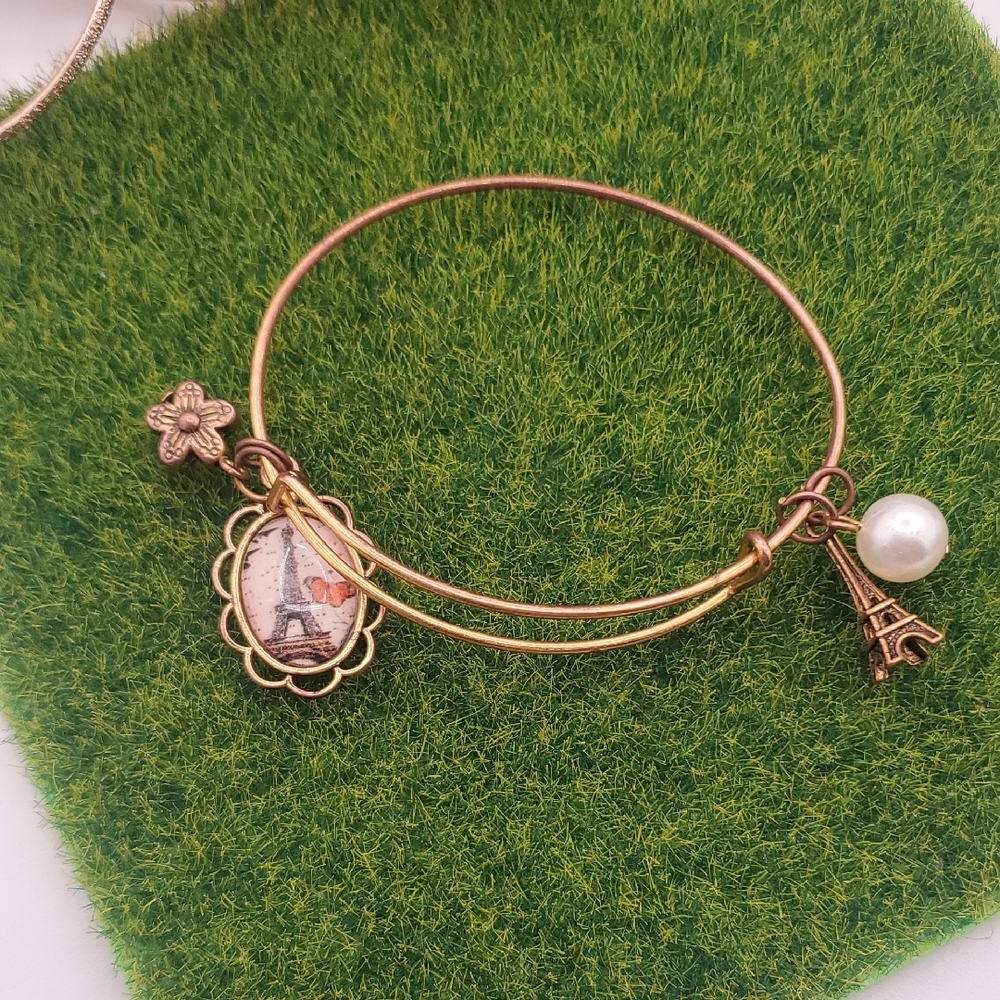 Paris Charm Bracelet B3324